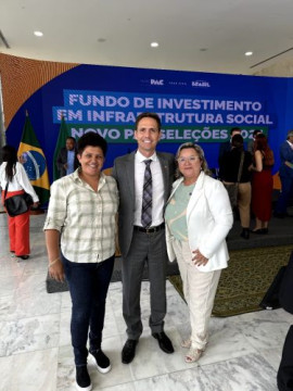 Pontal do Paraná participa de cerimônia nacional e anuncia mais de R$ 20 milhões de investimentos para educação e saúde